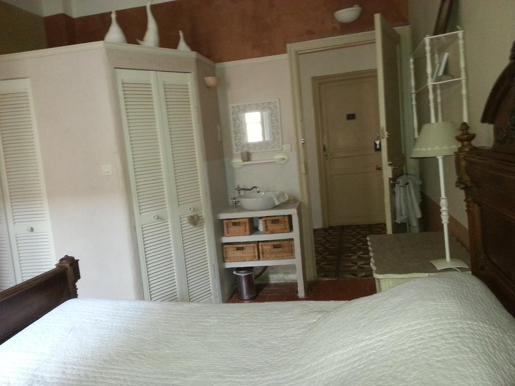 Le Patio Des Cigales Bed & Breakfast Roquefort-des-Corbieres Bilik gambar